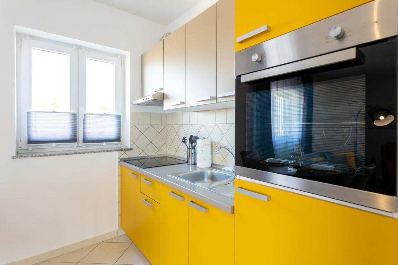 Apartment Demo Malinska Eksteriør billede