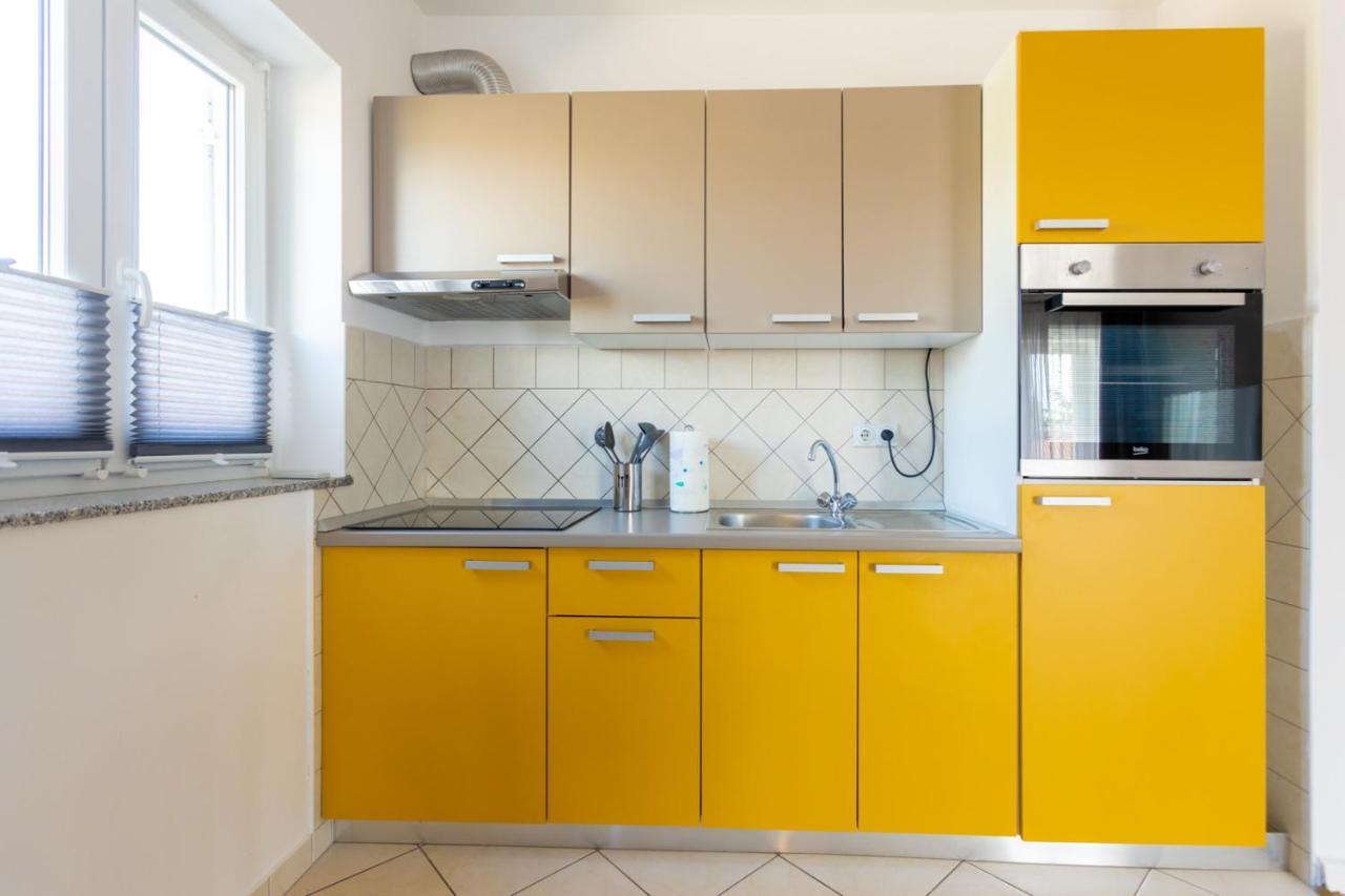 Apartment Demo Malinska Eksteriør billede