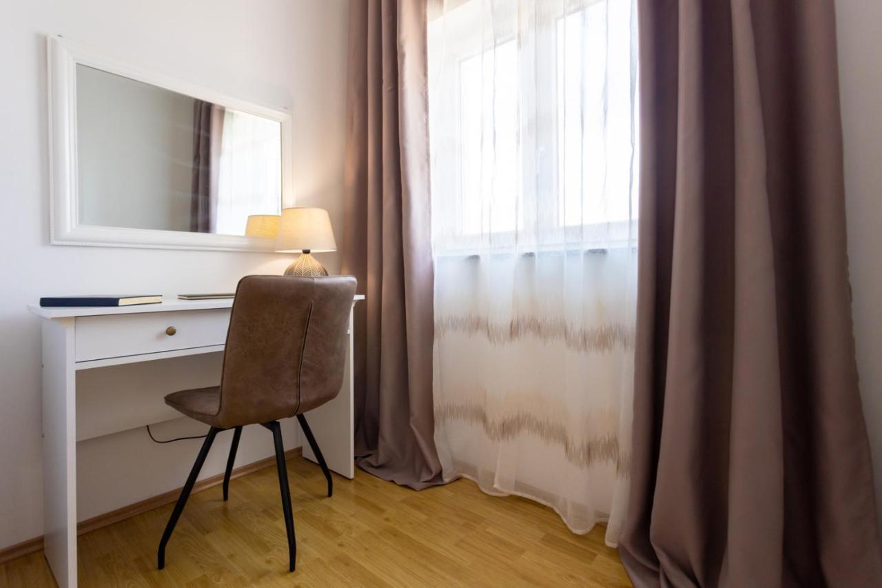 Apartment Demo Malinska Eksteriør billede
