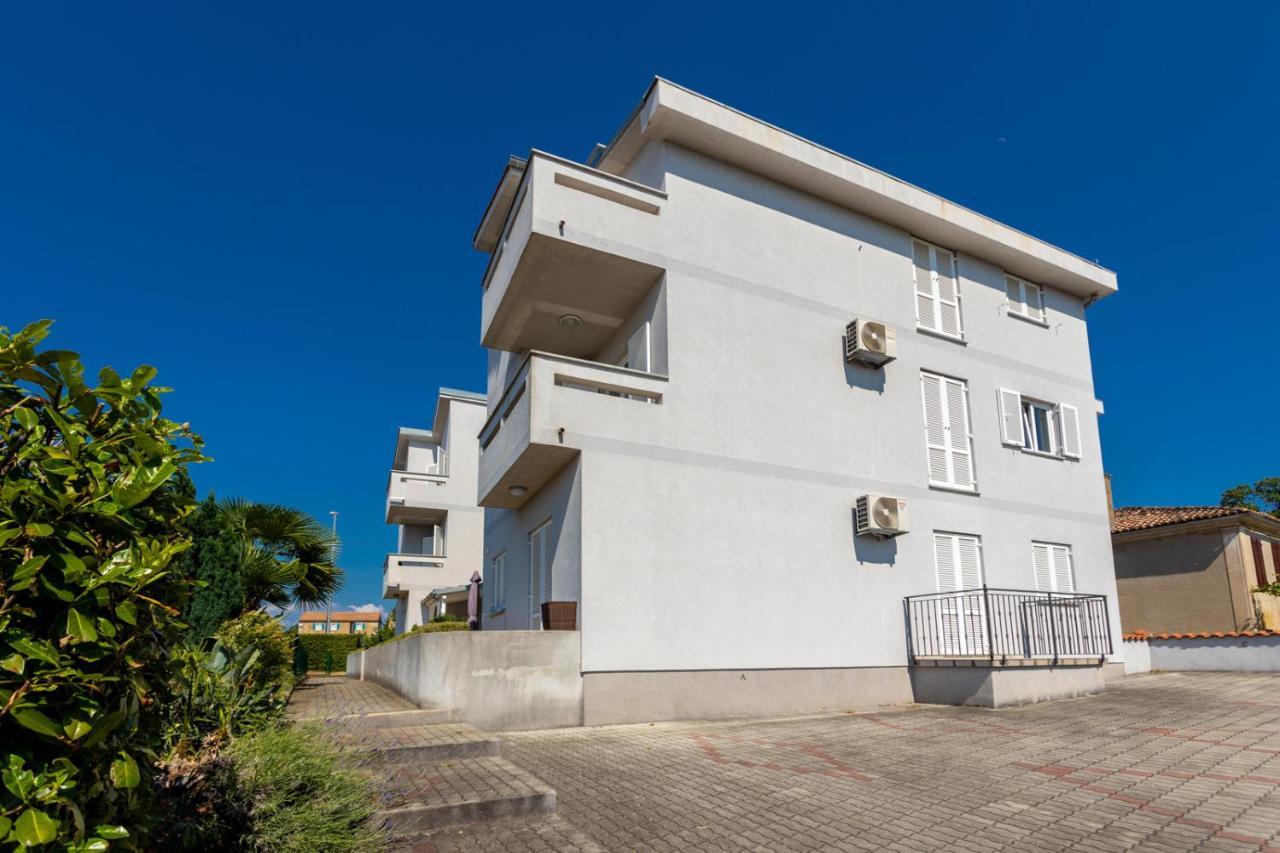 Apartment Demo Malinska Eksteriør billede
